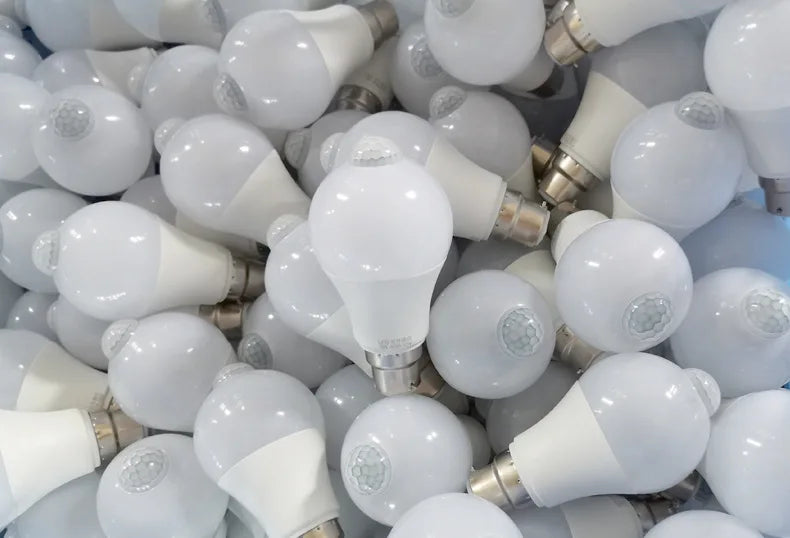 PIR Motion Sensor LED Light Bulb 12W E27 Smart Bulb Motion Activated ON/OFF Home Lights Lamp for Home Stair
